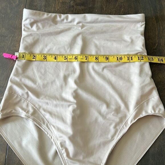 Miracle suit Extra Firm Control Waist Brief - 2755
Sz- 2 XL - Picture 11 of 11
